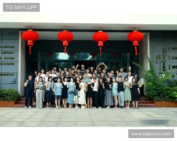 广州足球队的崛起与蜕变:从默默无闻到联赛强者的奋斗历程